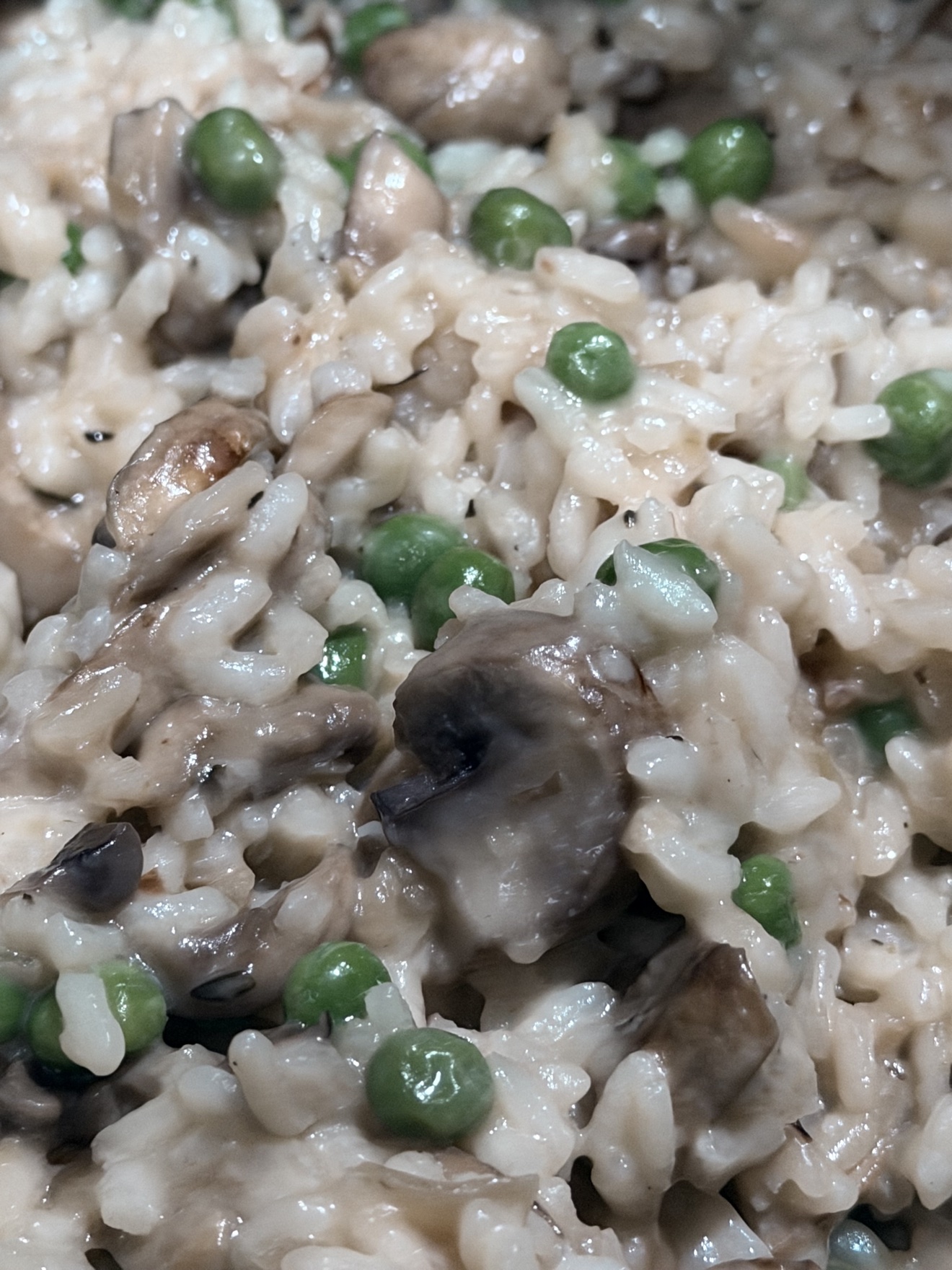 Creamy mushroom risotto with peas